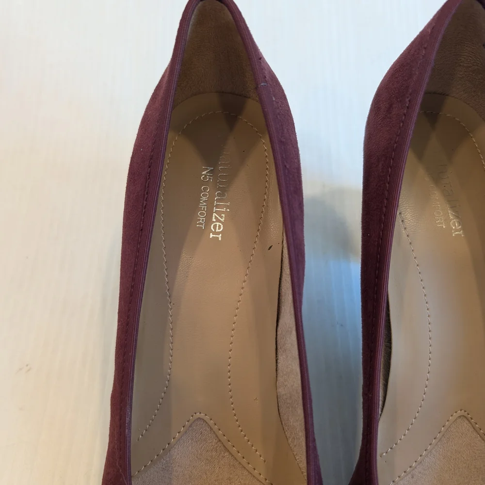 NATURALIZER Naomi Women's Burgandy Faux Suede Heeled Pumps Size 8.5